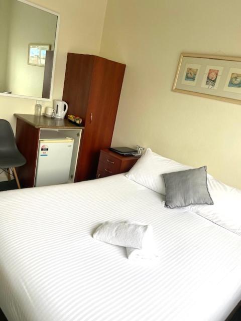 Knickerbocker Hotel Bathurst Esterno foto